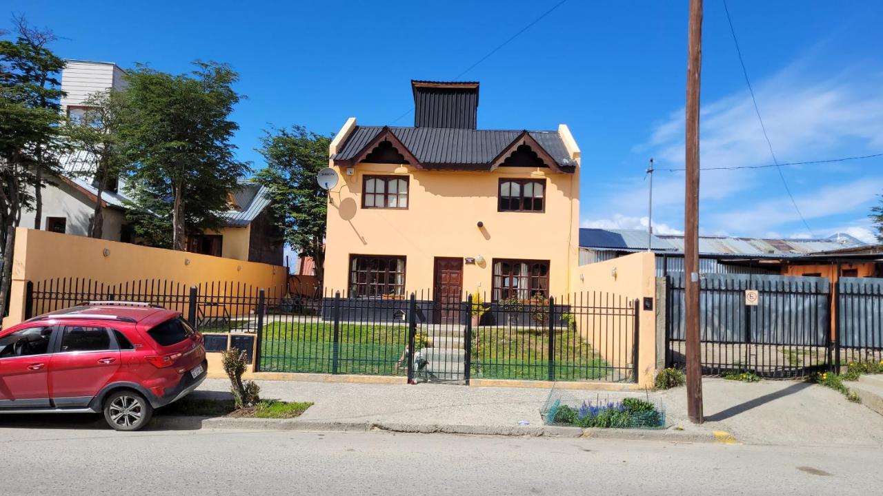 Alojamiento Raquel Y Hector Ushuaia Ngoại thất bức ảnh